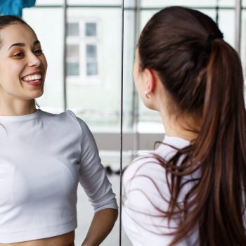 l'utilité du miroir pour apprendre à danser chez soi